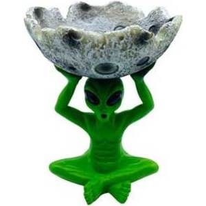 5 1/4" Alien holding Moon ashtray 5 1/4" Alien holding Moon ashtray