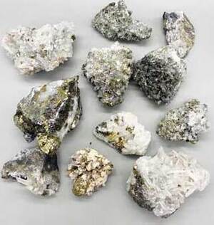 ~3# Flat of Quartz withj Aragonite & Pyrite ~3# Flat of Quartz withj Aragonite & Pyrite