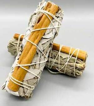 4" White Sage & Cinnamon smudge stick